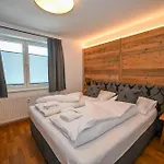 Domizil Thirteen With Sauna And Glacier View By In One Apartment Kaprun
