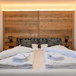 Domizil Thirteen With Sauna And Glacier View By In One * Kaprun