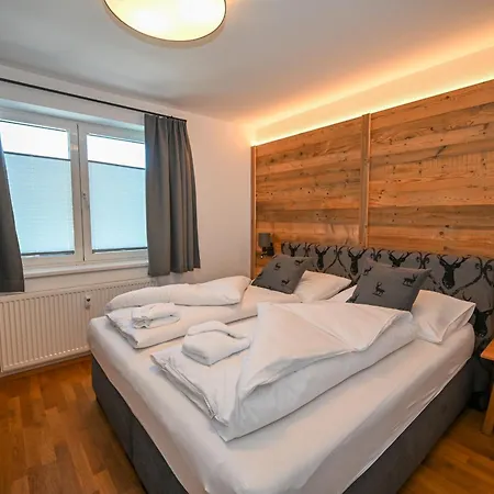 Domizil Thirteen With Sauna And Glacier View By In One Apartment Kaprun